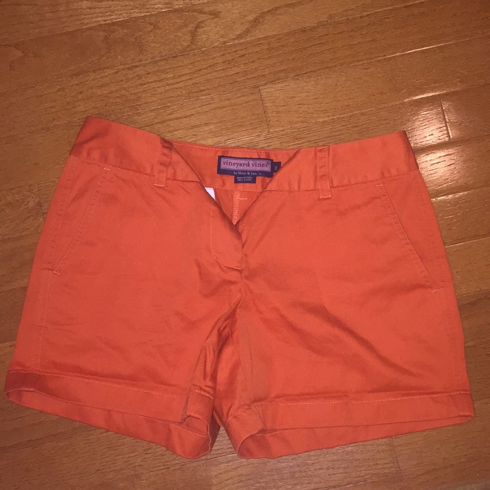 Vineyard vines orange shorts size 2